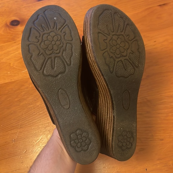 Born open toed wedge black sandals size 8M. - Picture 3 of 6